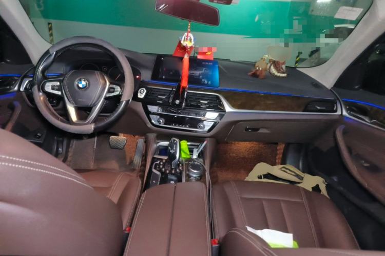Used BMW 5 Series 2019 525Li Luxury Package Center Console