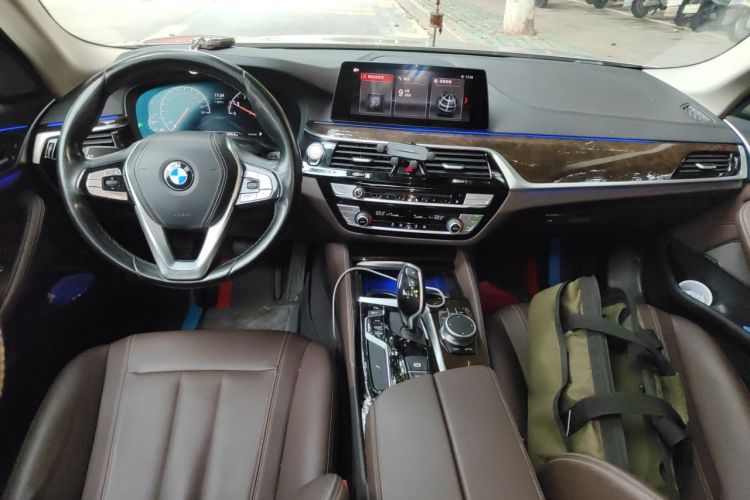 Used BMW 5 Series 2019 Facelifted 525Li Luxury Package Center Console