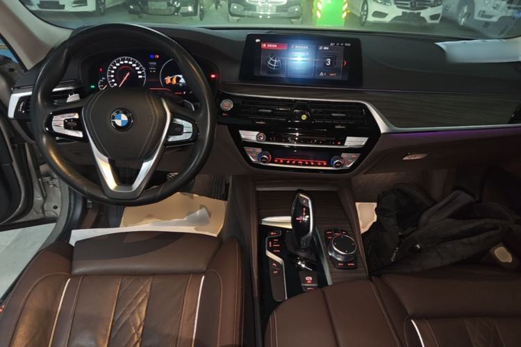 Used BMW 5 Series 2019 Revised 540Li Executive Edition Center Console