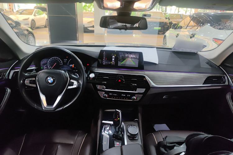 Used BMW 5 Series 2019 Facelifted 530Li Leading Edition Luxury Package Center Console