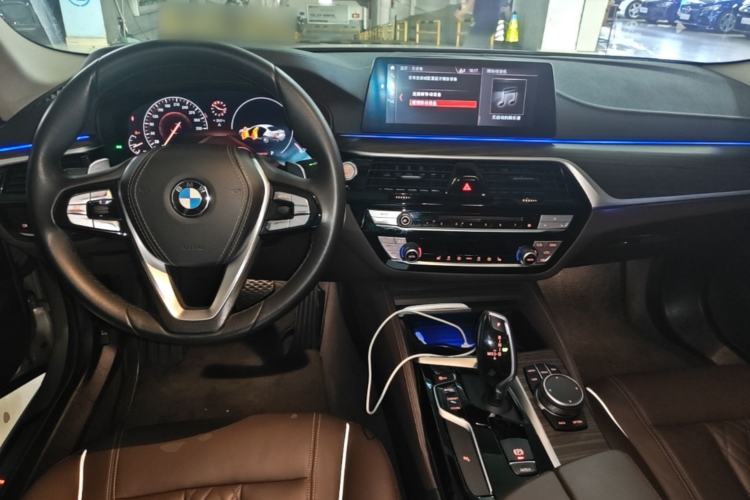Used BMW 5 Series 2019 Facelifted 530Li Leading Edition Luxury Package Center Console