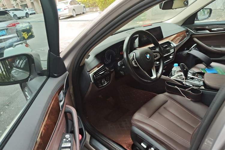 Used BMW 5 Series 2019 525Li Luxury Package Driver Seat