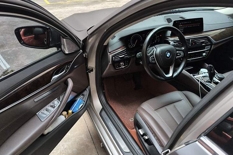 Used BMW 5 Series 2019 525Li Luxury Package Driver Seat