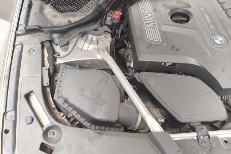 Used BMW 5 Series 2019 525Li Luxury Package Engine Bay Right