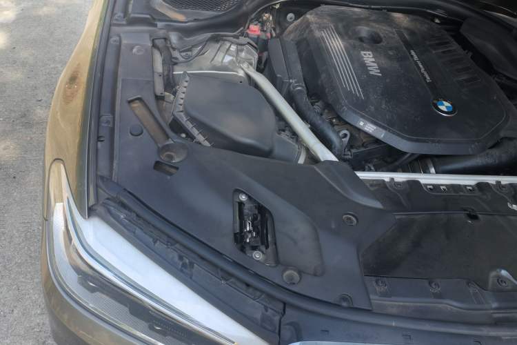 Used BMW 5 Series 2019 540Li Executive Edition Engine Bay Right