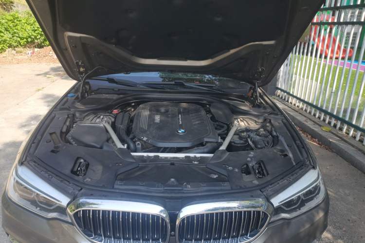 Used BMW 5 Series 2019 540Li Executive Edition Engine Bay