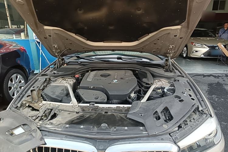 Used BMW 5 Series 2019 525Li Luxury Package Engine Bay