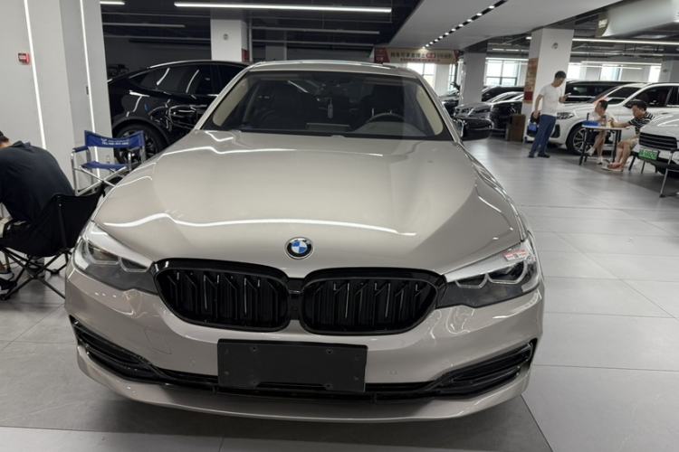 Used BMW 5 Series 2019 530Li Leading Model Luxury Package Exterior 1