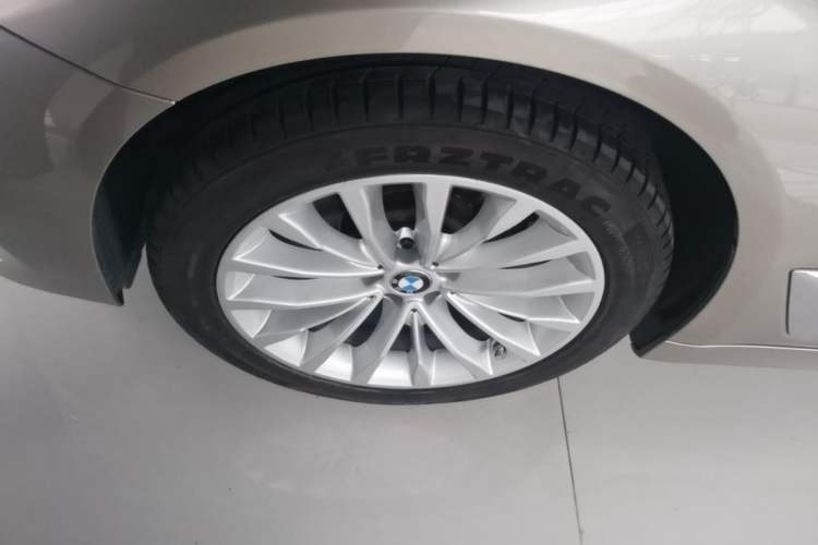 Used BMW 5 Series 2019 Facelifted 525Li Luxury Package Exterior 1