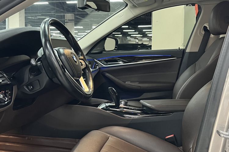 Used BMW 5 Series 2019 Facelifted 525Li Luxury Package Exterior 10