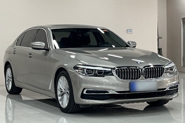 Used BMW 5 Series 2019 Facelifted 525Li Luxury Package Exterior 3