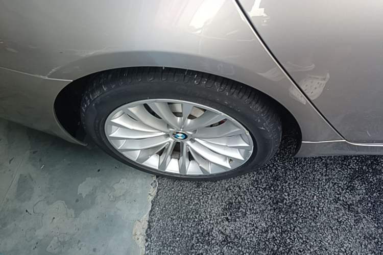 Used BMW 5 Series 2019 525Li Luxury Package Exterior 5