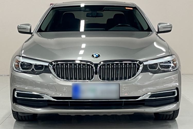 Used BMW 5 Series 2019 Facelifted 525Li Luxury Package Exterior 6