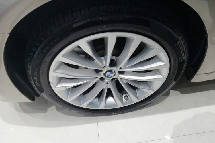 Used BMW 5 Series 2019 Facelifted 530Li Leading Edition Luxury Package Exterior 7