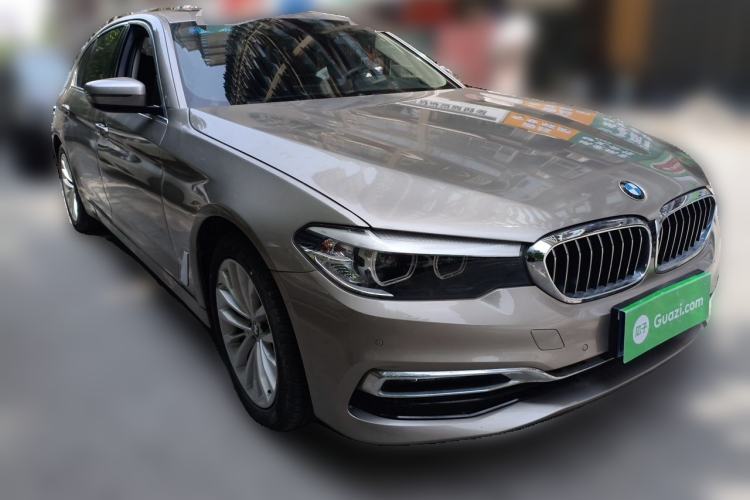 Used BMW 5 Series 2019 525Li Luxury Package Front Right 45 Deg