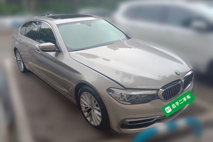 Used BMW 5 Series 2019 Facelifted 525Li Luxury Package Front Right 45 Deg