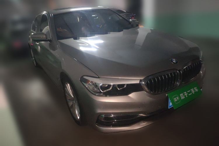 Used BMW 5 Series 2019 525Li Luxury Package Front Right 45 Deg