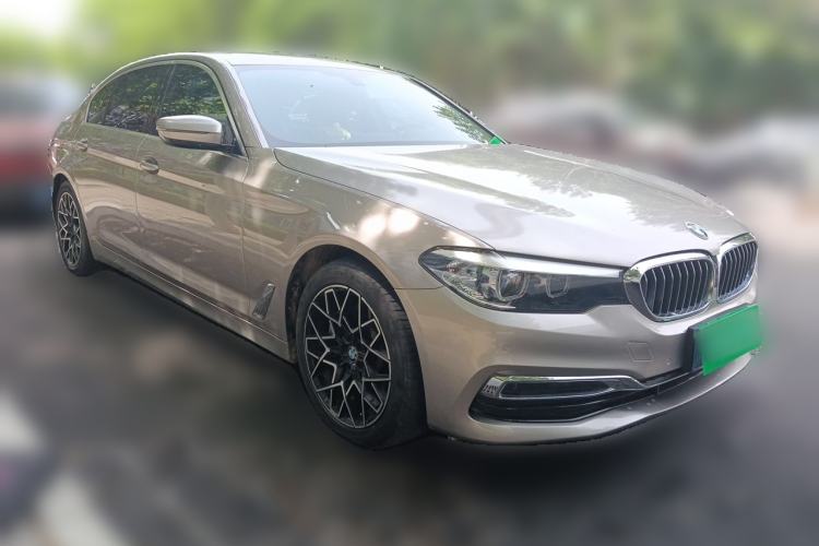 Used BMW 5 Series 2019 Updated 530Li xDrive Luxury Package Front Right 45 Deg