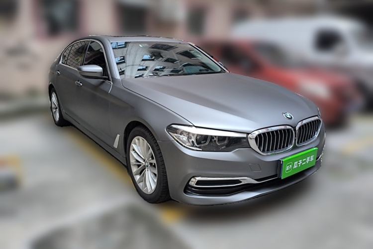 Used BMW 5 Series 2019 525Li Luxury Package Front Right 45 Deg