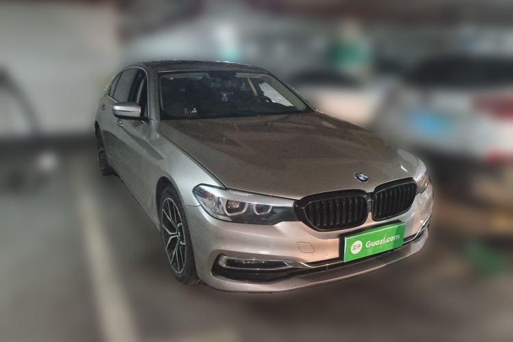 Used BMW 5 Series 2019 525Li Luxury Package Front Right 45 Deg
