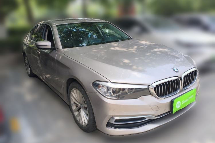 Used BMW 5 Series 2019 Facelifted 530Li Leading Edition Luxury Package Front Right 45 Deg
