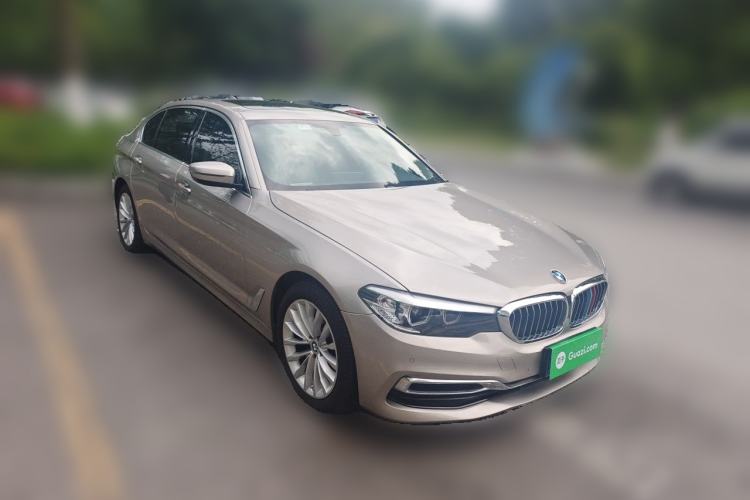 Used BMW 5 Series 2019 Facelifted 525Li Luxury Package Front Right 45 Deg