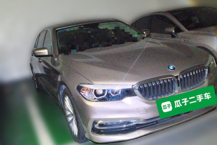 Used BMW 5 Series 2019 530Li Leading Model Luxury Package Front Right 45 Deg
