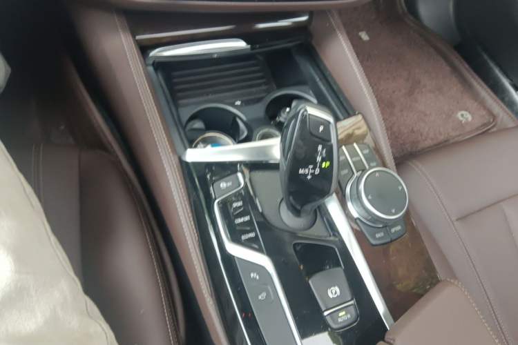 Used BMW 5 Series 2019 Facelifted 525Li Luxury Package Gear Lever