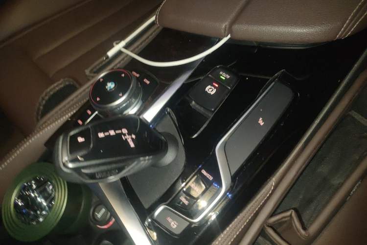 Used BMW 5 Series 2019 525Li Luxury Package Gear Lever