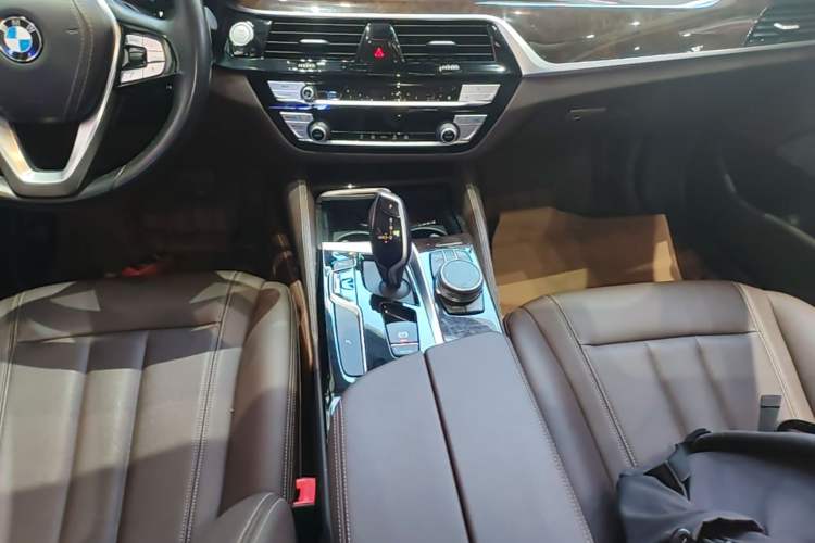 Used BMW 5 Series 2019 Facelifted 525Li Luxury Package Gear Lever