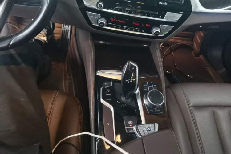 Used BMW 5 Series 2019 Facelifted 525Li Luxury Package Gear Lever