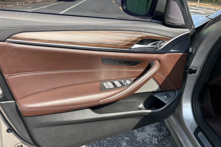 Used BMW 5 Series 2019 Facelifted 530Li Luxury Edition Premium Package Interior 10