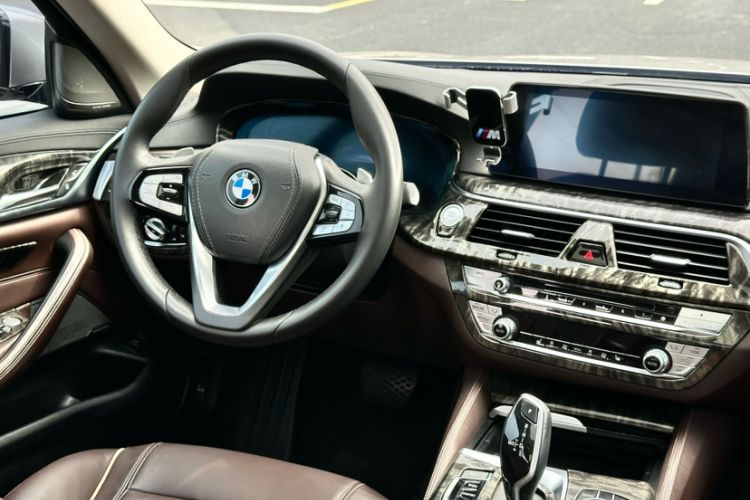 Used BMW 5 Series 2019 Facelifted 530Li Leading Edition Luxury Package Interior 11