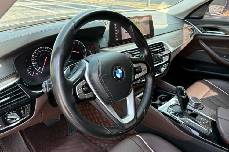 Used BMW 5 Series 2019 Facelifted 530Li Luxury Edition Premium Package Interior 2