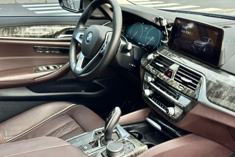 Used BMW 5 Series 2019 Facelifted 530Li Leading Edition Luxury Package Interior 2