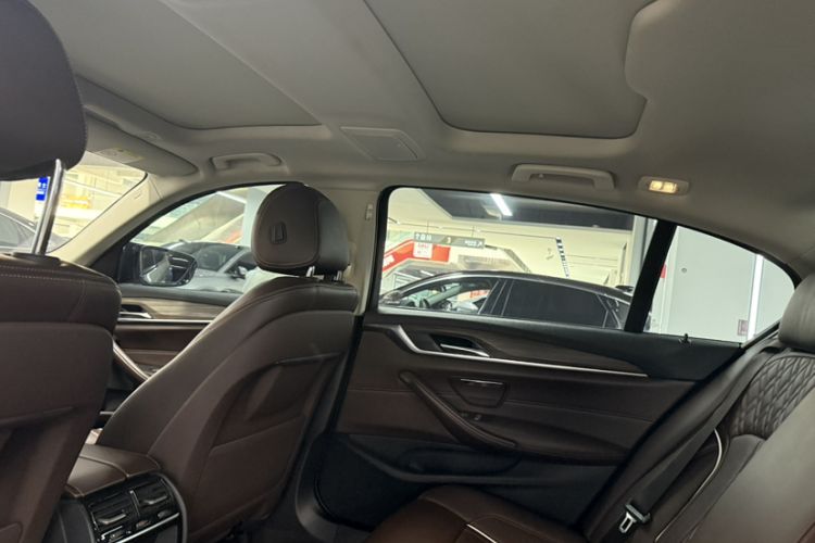 Used BMW 5 Series 2019 530Li Leading Model Luxury Package Interior 4