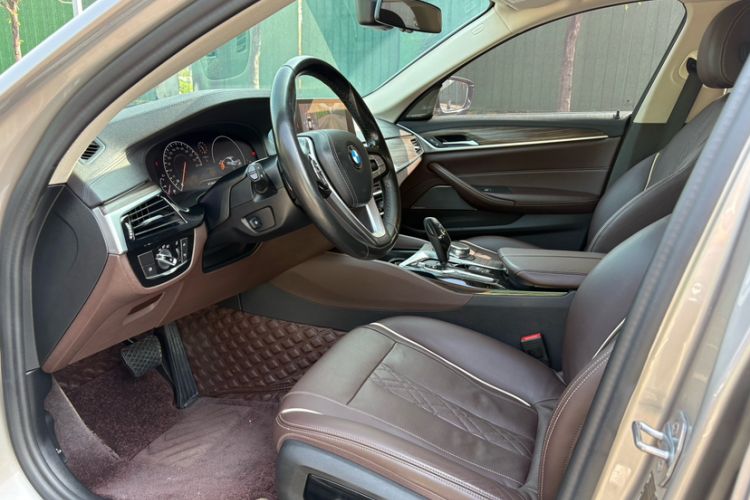 Used BMW 5 Series 2019 Facelifted 530Li Luxury Edition Premium Package Interior 4