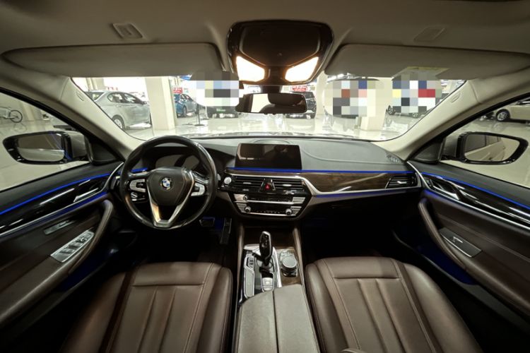 Used BMW 5 Series 2019 Facelifted 525Li Luxury Package Interior 4