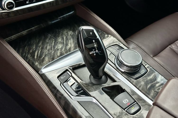 Used BMW 5 Series 2019 Facelifted 530Li Leading Edition Luxury Package Interior 7