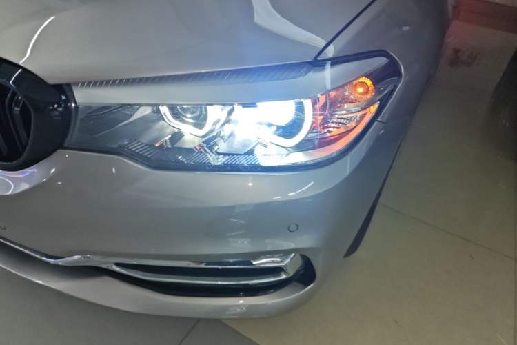 Used BMW 5 Series 2019 Facelifted 530Li Leading Edition Luxury Package Left Front Headlight