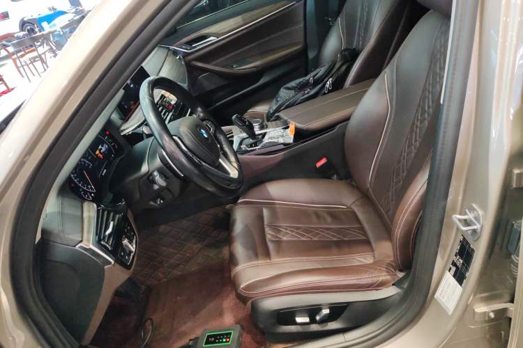 Used BMW 5 Series 2019 530Li Leading Model Luxury Package Left Front Seat