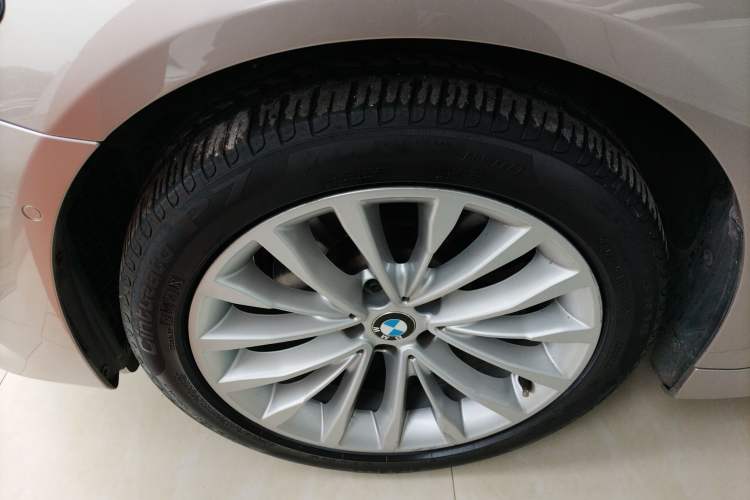 Used BMW 5 Series 2019 525Li Luxury Package Left Front Wheel Hub