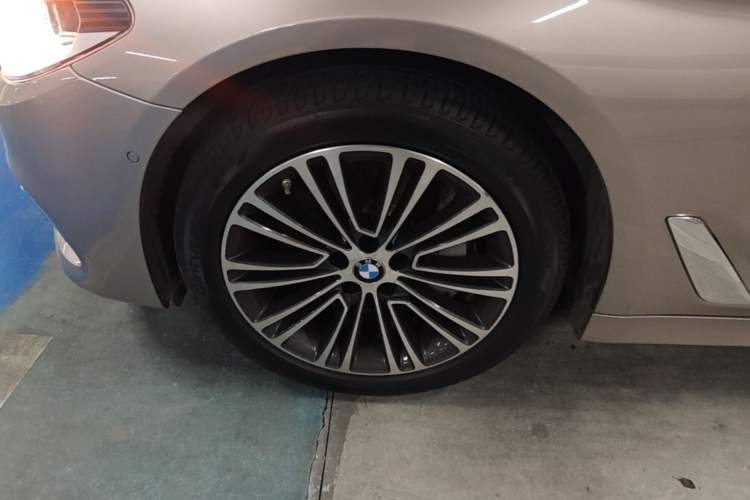 Used BMW 5 Series 2019 Revised 540Li Executive Edition Left Front Wheel Hub