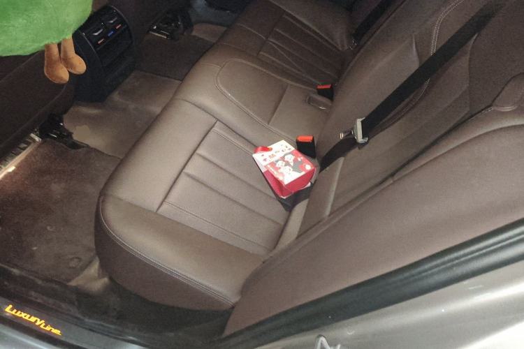 Used BMW 5 Series 2019 525Li Luxury Package Left Rear Seat