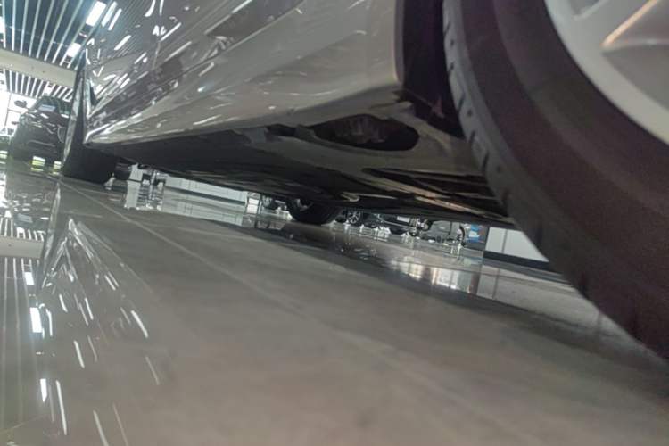Used BMW 5 Series 2019 525Li Luxury Package Left Side Sill