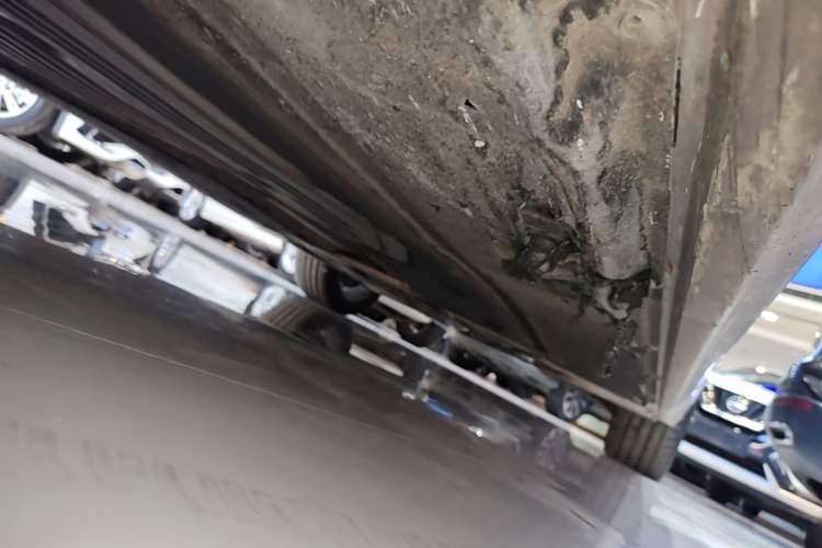 Used BMW 5 Series 2019 Facelifted 525Li Luxury Package Left Side Sill