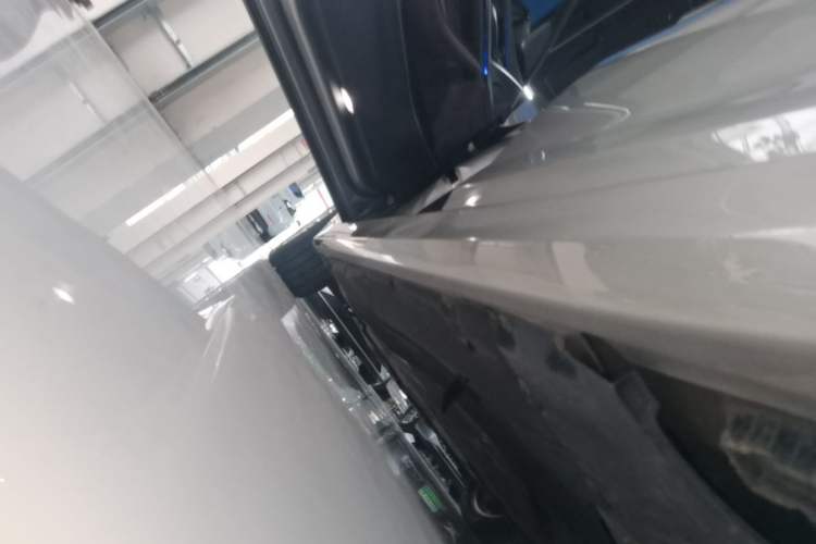 Used BMW 5 Series 2019 Facelifted 525Li Luxury Package Left Side Sill