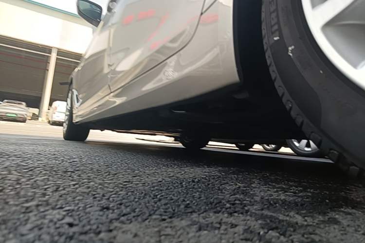 Used BMW 5 Series 2019 525Li Luxury Package Left Side Sill