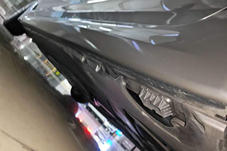 Used BMW 5 Series 2019 Facelifted 530Li Leading Edition Luxury Package Left Side Sill