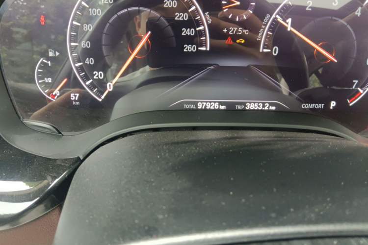 Used BMW 5 Series 2019 Facelifted 525Li Luxury Package Odometer Close Up